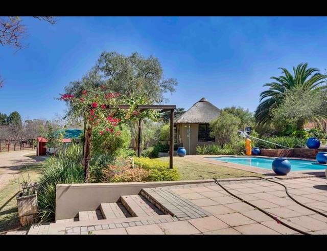 FARM FOR SALE IN ZONNEHOEWE